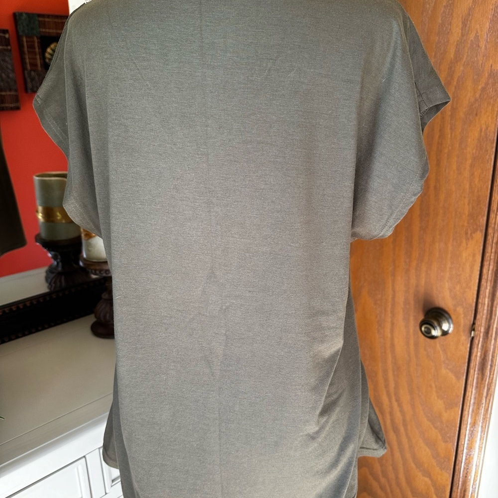 Women’s Hunter Green Top - Picture 3 of 6